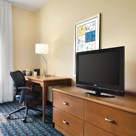 Amerivu Inn And Suites Grand Forks Extérieur photo