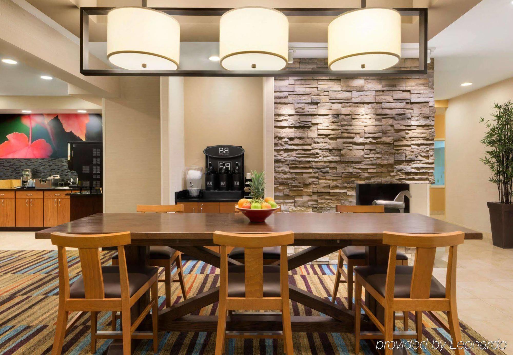 Amerivu Inn And Suites Grand Forks Extérieur photo