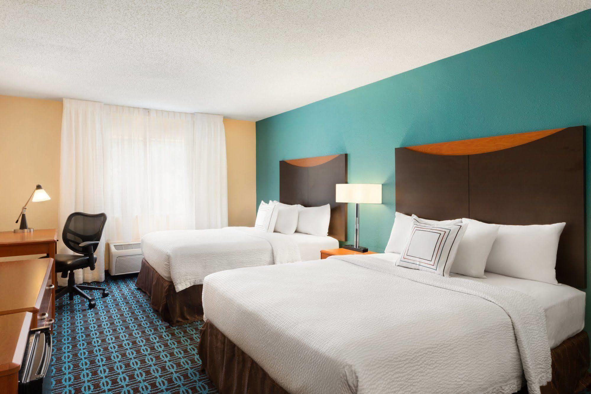 Amerivu Inn And Suites Grand Forks Extérieur photo